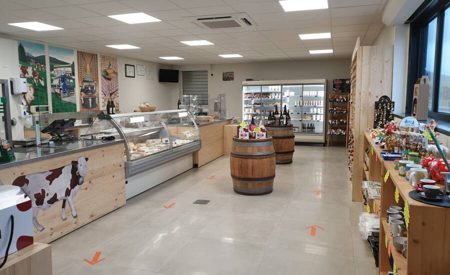 Nouveau magasin de la fromagerie de St Julien sur Suran